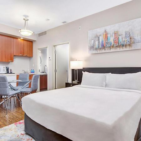 Willowdale Hotel Toronto North York Room photo